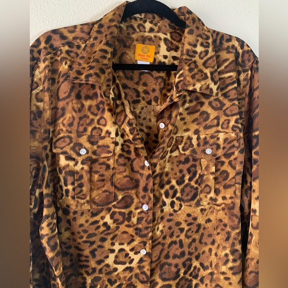 Ruby Rd. Woman brand leopard blouse top. - Picture 4 of 6